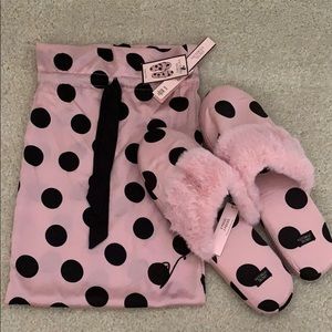 NWT Victoria’s Secret Polka Dot Slippers Size L